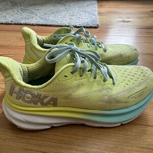 Hoka running shoes sz 8.5 women’s Yellow Blue Clifton 9 Citrus Glow Sunlit Ocean